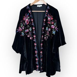 UMGEE Black Velvet Kimono XL/XXL Embroidered Floral Colorful Boho Open Front